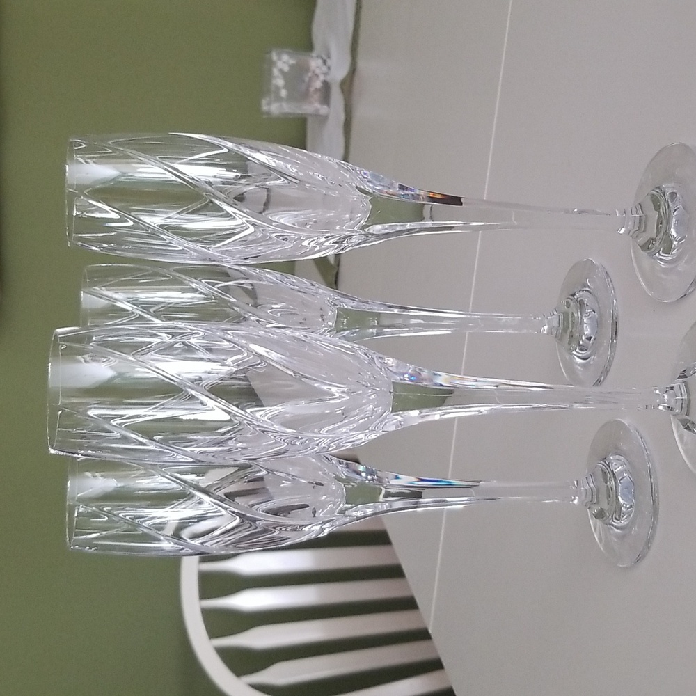 Elegant Crystal Champagne Flutes